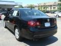 Black Uni - Jetta SE Sedan Photo No. 4