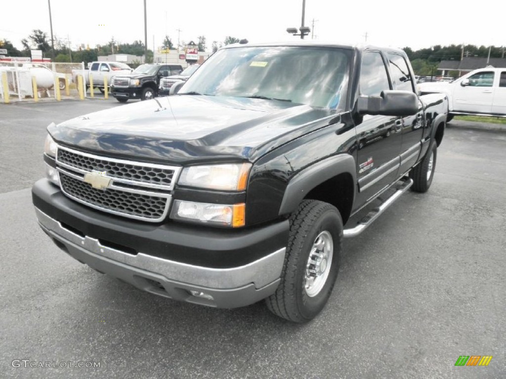 2005 Silverado 2500HD LS Crew Cab 4x4 - Black / Dark Charcoal photo #3