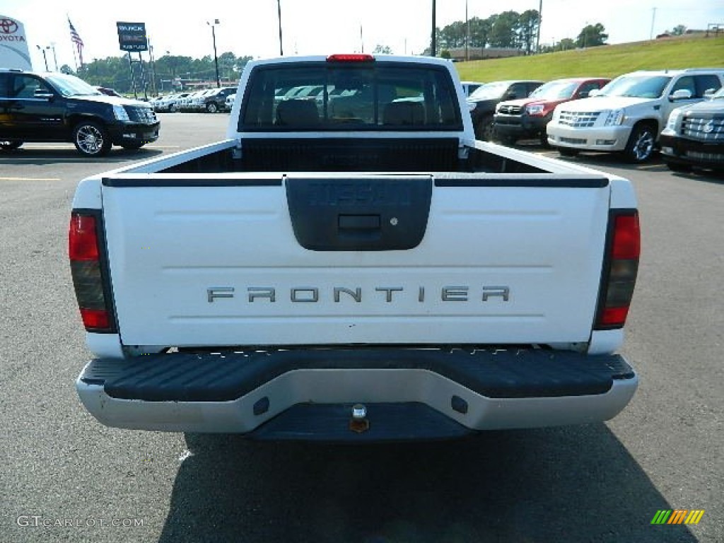 2001 Frontier XE King Cab - Cloud White / Gray photo #4