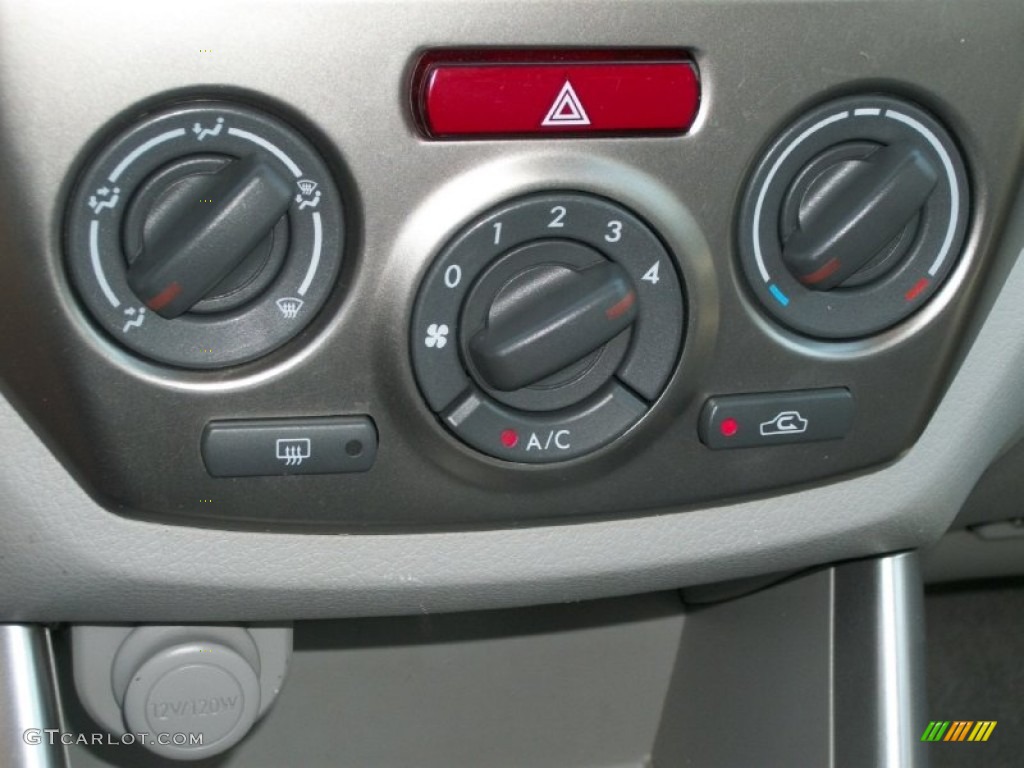 2009 Subaru Forester 2.5 X Controls Photo #67784406
