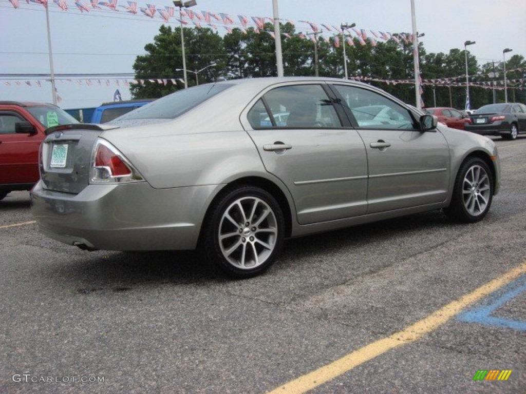 2009 Fusion SE Sport - Vapor Silver Metallic / Charcoal Black/Red Accents photo #4