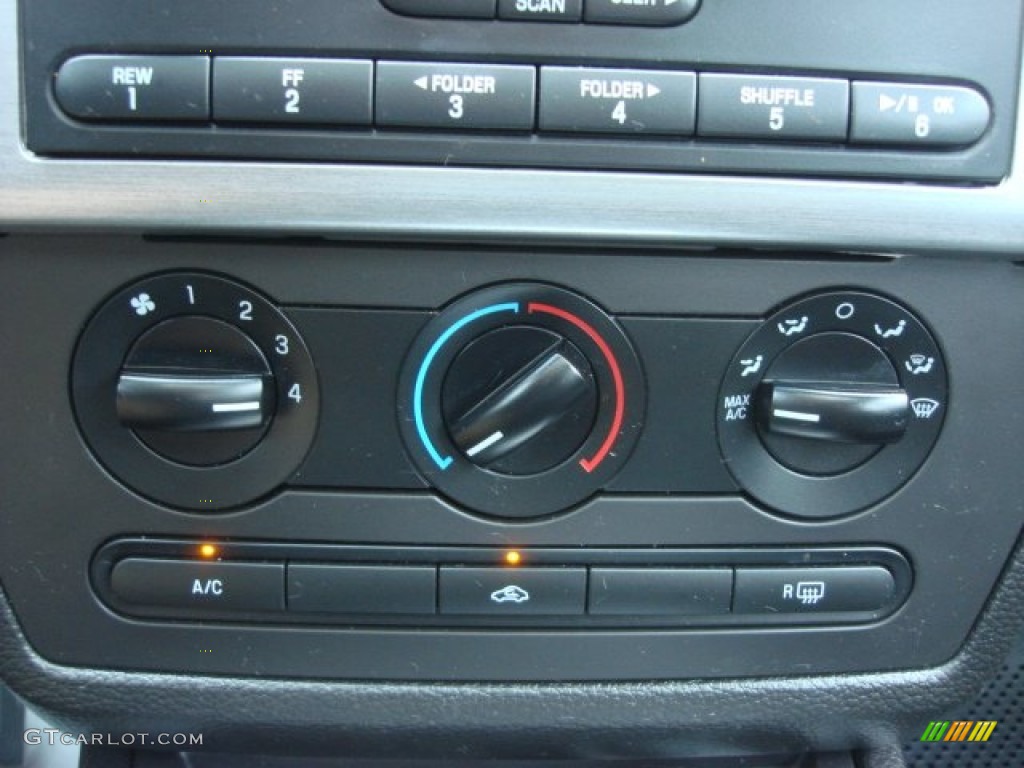 2009 Ford Fusion SE Sport Controls Photo #67787652