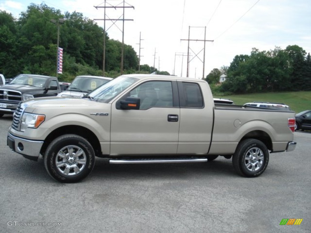 2010 F150 XLT SuperCab 4x4 - Pueblo Gold Metallic / Tan photo #5