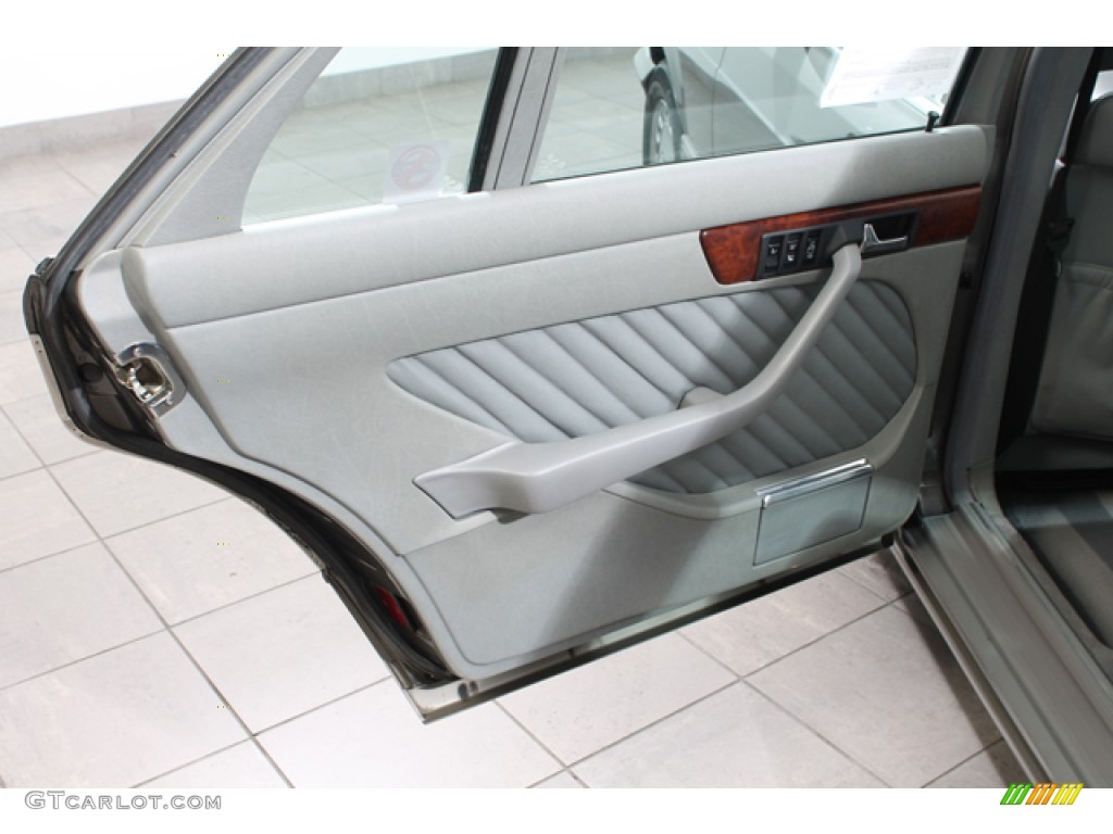 1991 Mercedes-Benz S Class 560 SEL Grey Door Panel Photo #67793217