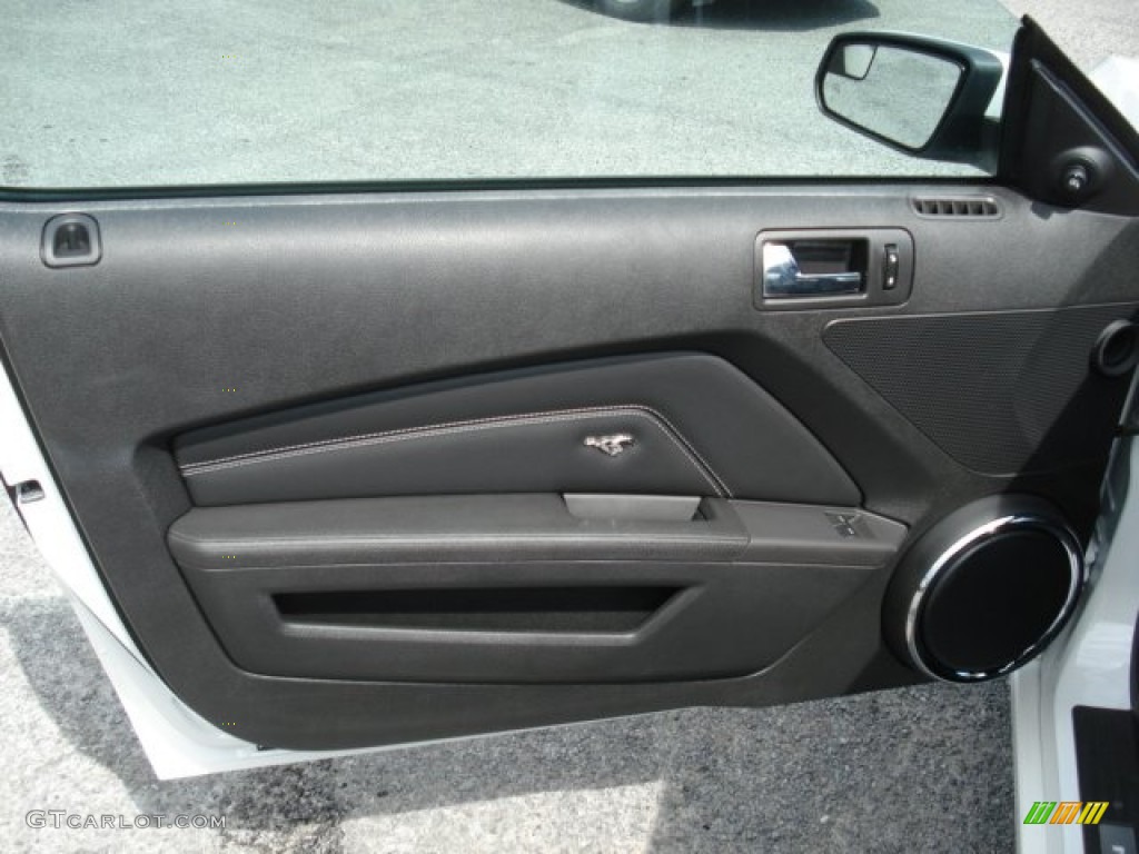 2013 Ford Mustang GT/CS California Special Coupe Door Panel Photos