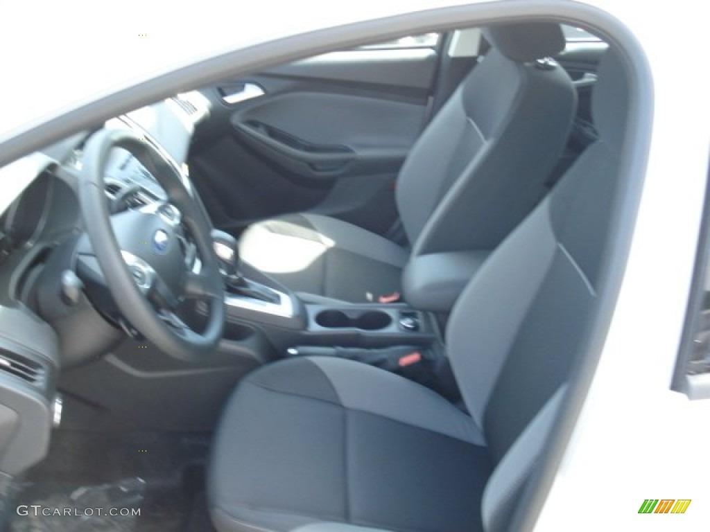 2012 Focus SE Sedan - Oxford White / Charcoal Black photo #11
