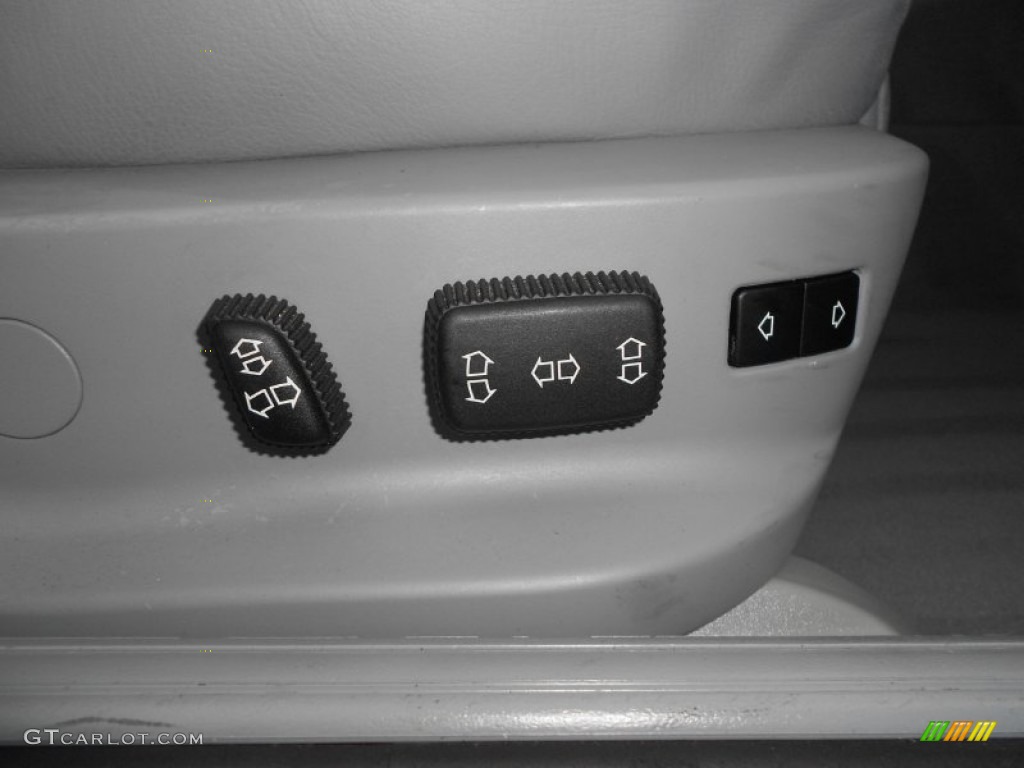 2002 BMW 5 Series 540i Sedan Controls Photo #67802016