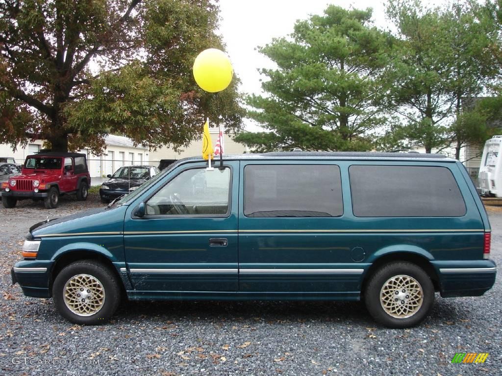 1995 Town & Country  - Emerald Green Pearl Metallic / Beige photo #8