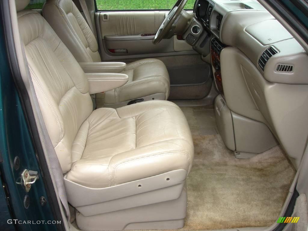 1995 Town & Country  - Emerald Green Pearl Metallic / Beige photo #12