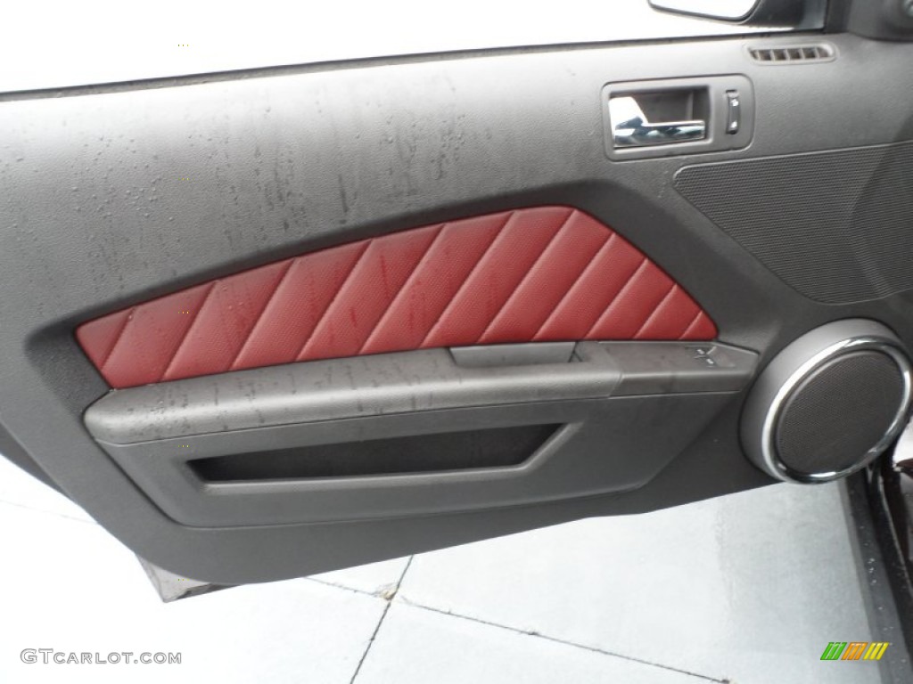 2012 Ford Mustang GT Premium Coupe Lava Red/Charcoal Black Door Panel Photo #67805355