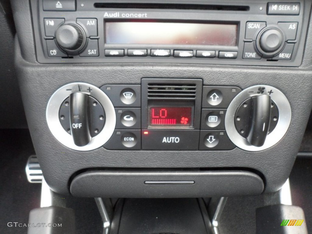 2005 Audi TT 1.8T Roadster Controls Photo #67808496