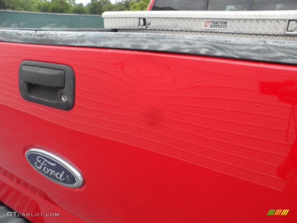2004 F150 XLT SuperCrew - Bright Red / Medium/Dark Flint photo #16