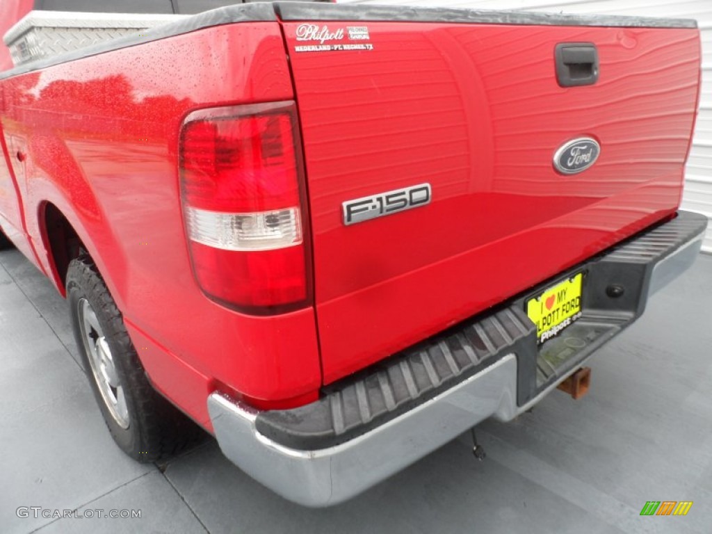 2004 F150 XLT SuperCrew - Bright Red / Medium/Dark Flint photo #17