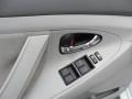 Super White - Camry LE Photo No. 33