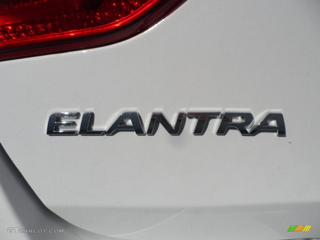 2013 Elantra GT - Shimmering White / Black photo #12