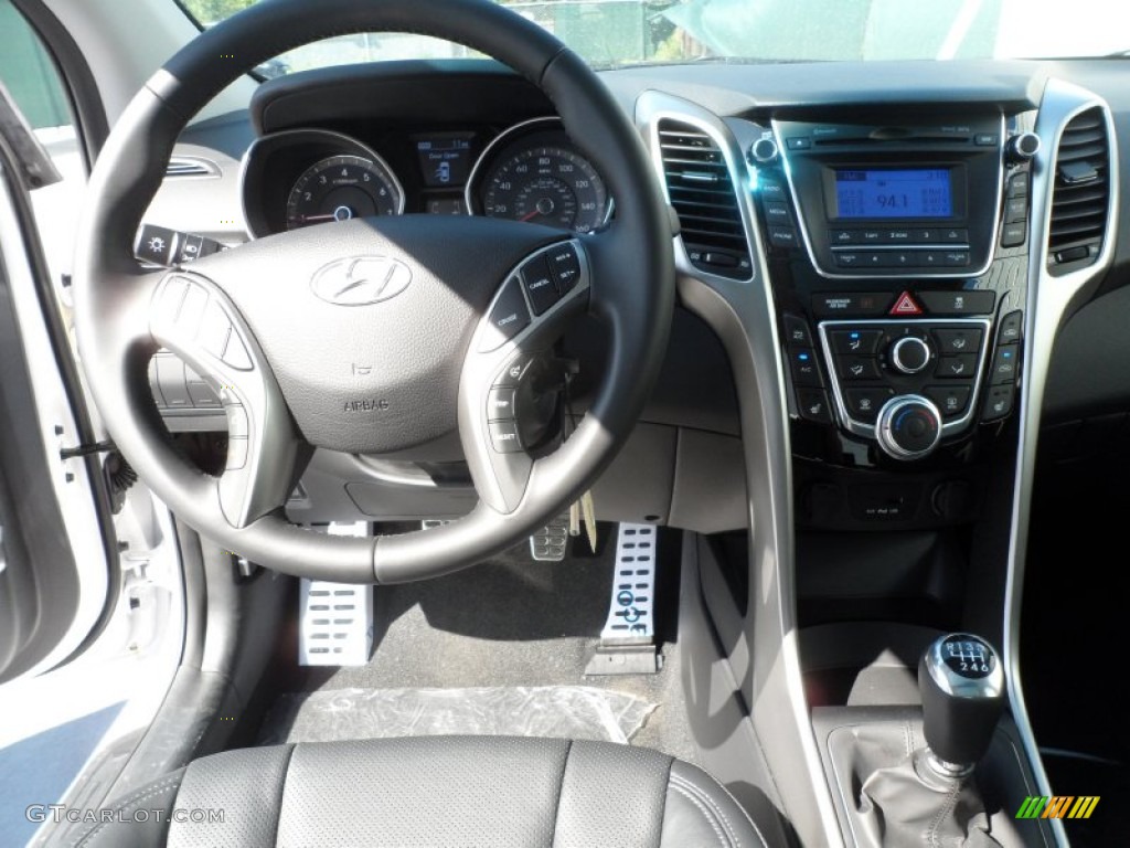 2013 Elantra GT - Shimmering White / Black photo #27