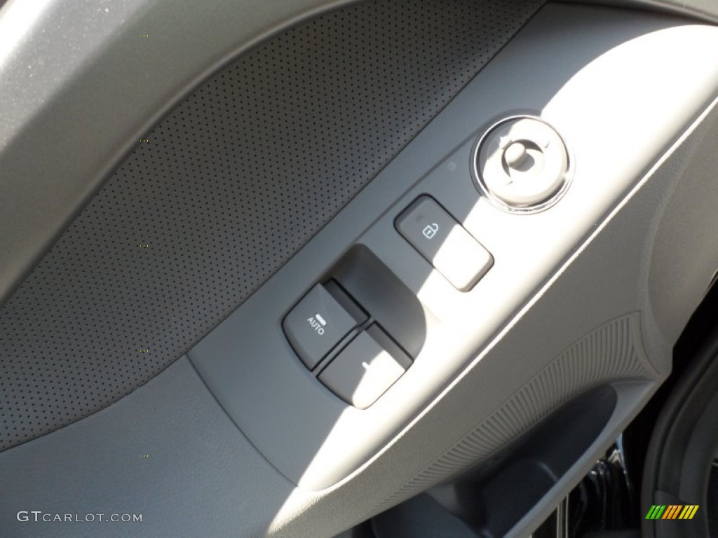 2013 Elantra Coupe SE - Black Noir Pearl / Gray photo #19