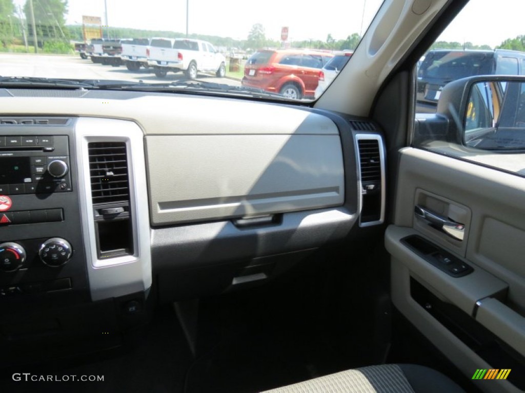 2012 Ram 1500 SLT Quad Cab - Black / Dark Slate Gray/Medium Graystone photo #18