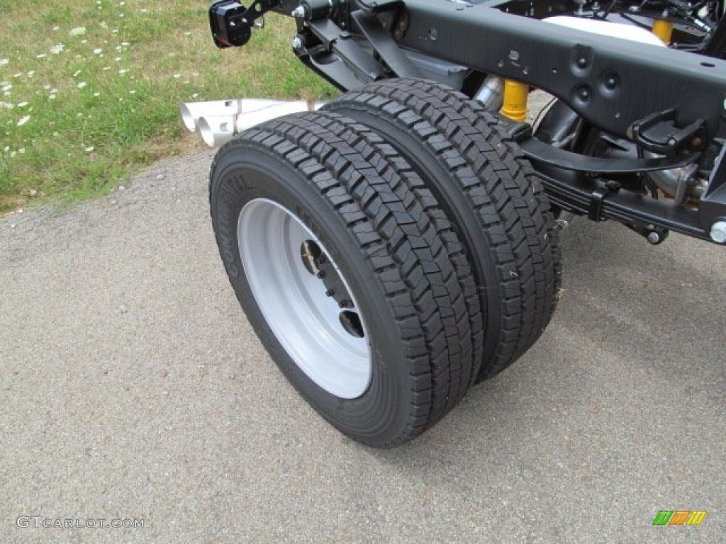 2012 Ford F450 Super Duty XL Regular Cab Chassis 4x4 Parts Photos