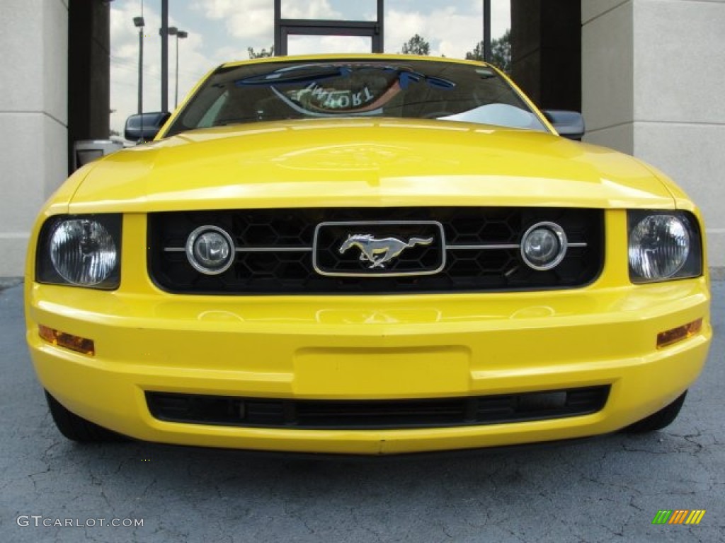 2006 Mustang V6 Premium Coupe - Screaming Yellow / Dark Charcoal photo #4