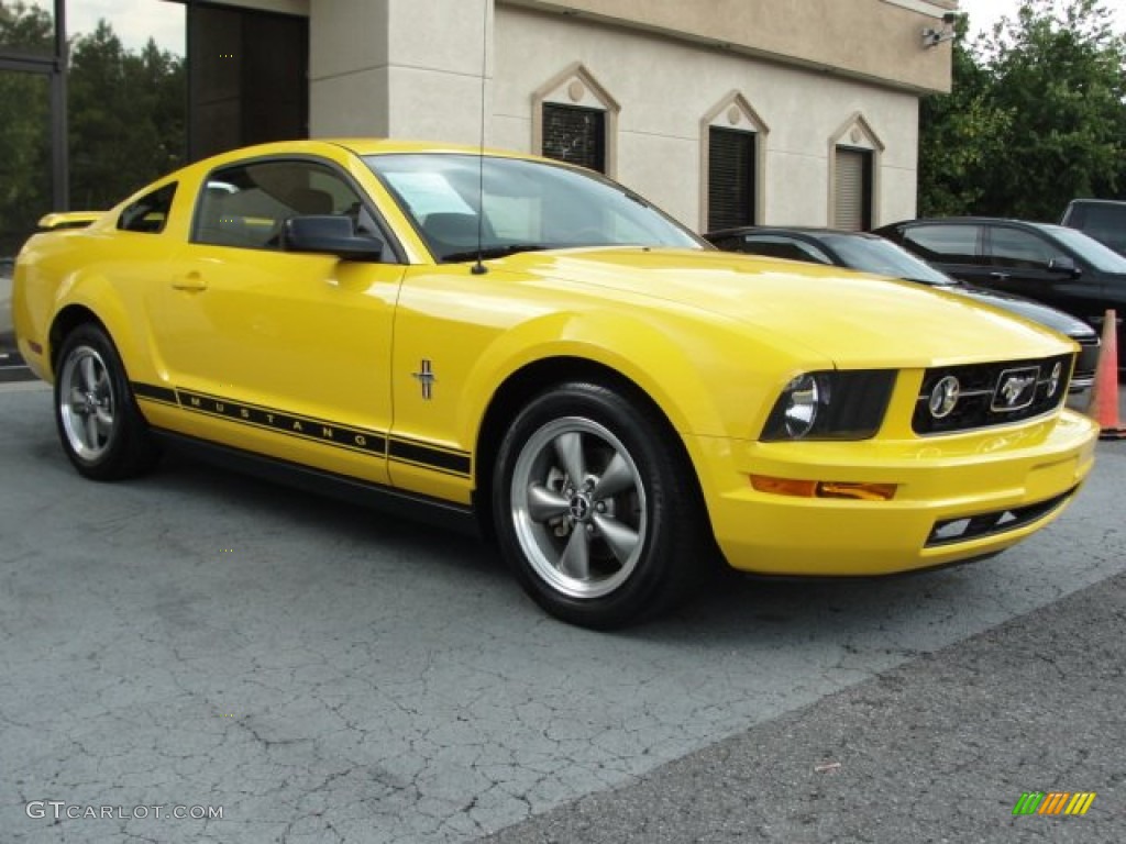 2006 Mustang V6 Premium Coupe - Screaming Yellow / Dark Charcoal photo #13