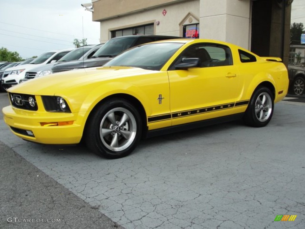 2006 Mustang V6 Premium Coupe - Screaming Yellow / Dark Charcoal photo #14