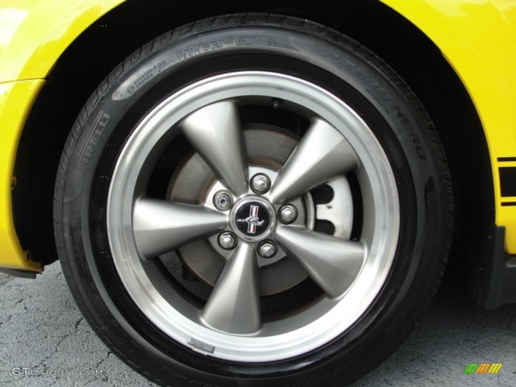 2006 Mustang V6 Premium Coupe - Screaming Yellow / Dark Charcoal photo #15