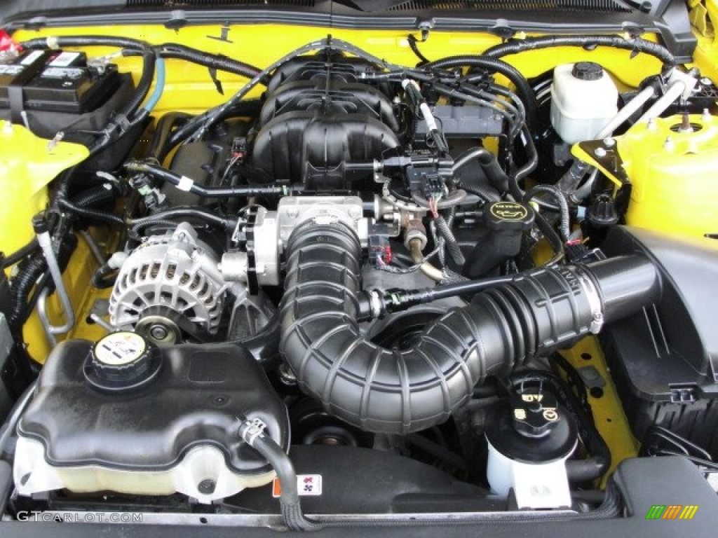 2006 Mustang V6 Premium Coupe - Screaming Yellow / Dark Charcoal photo #29