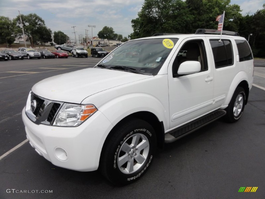 2009 Pathfinder SE 4x4 - White Frost / Cafe Latte photo #2