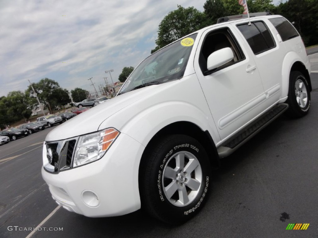 2009 Pathfinder SE 4x4 - White Frost / Cafe Latte photo #3