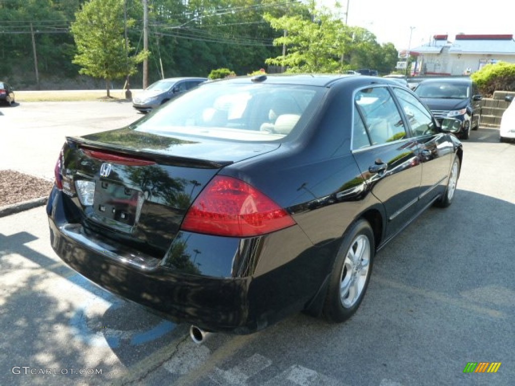 2006 Accord EX-L Sedan - Nighthawk Black Pearl / Ivory photo #5