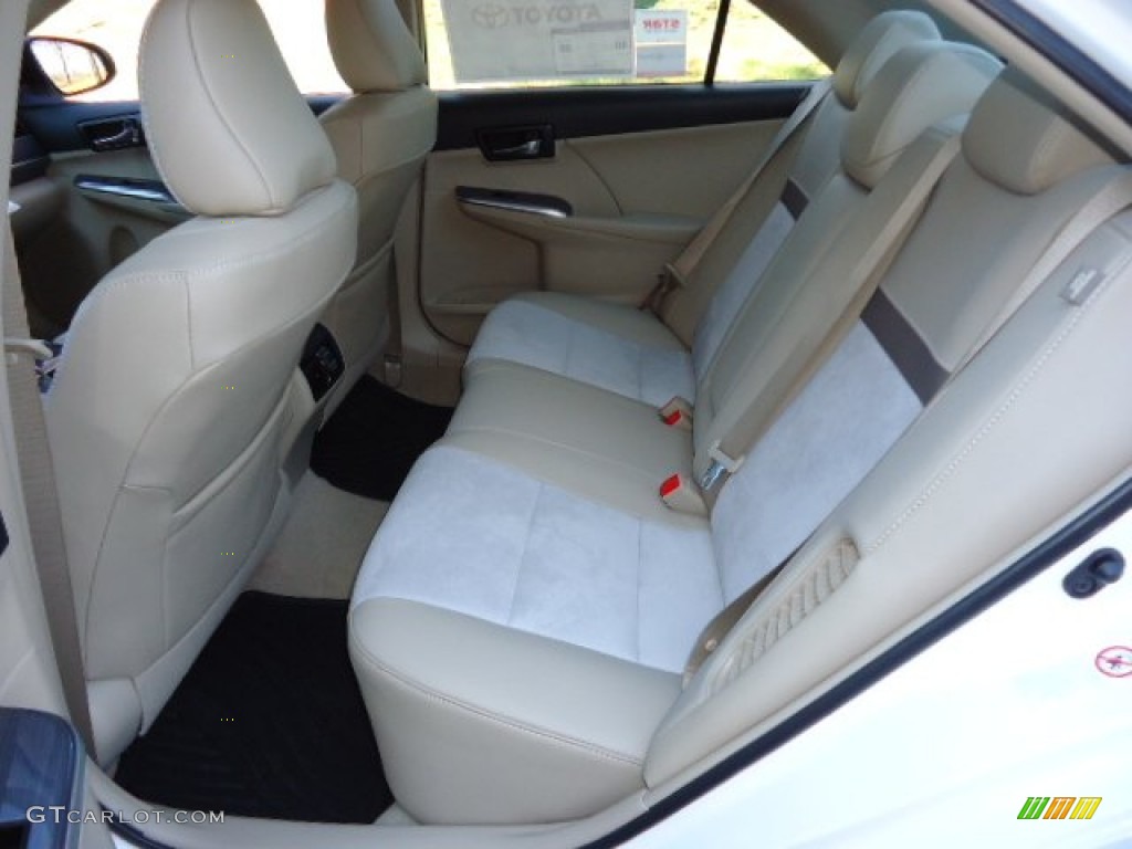 2012 Toyota Camry Hybrid XLE Rear Seat Photo #67824627