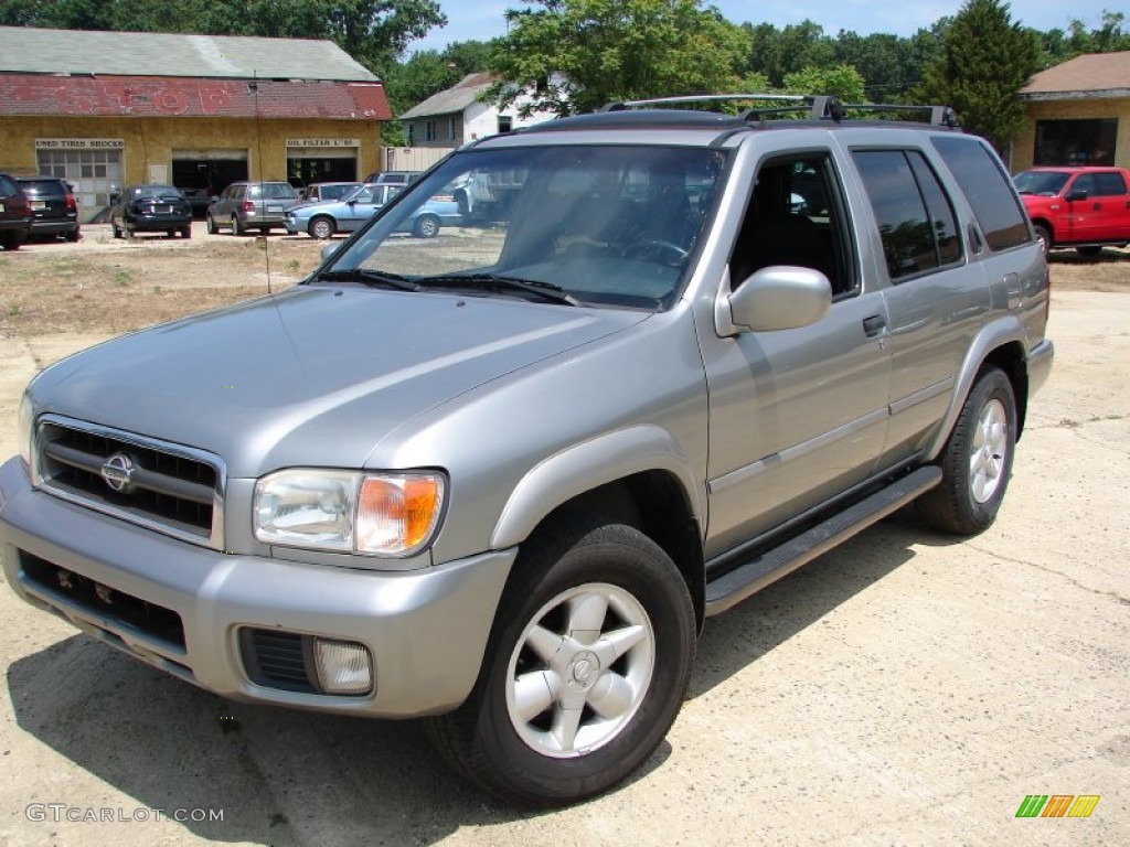 2001 Pathfinder LE 4x4 - Sierra Silver Metallic / Charcoal photo #1