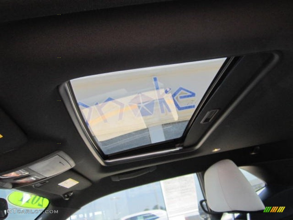 2011 Dodge Challenger SRT8 392 Inaugural Edition Sunroof Photos