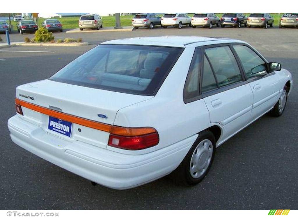 1994 Escort LX Sedan - Oxford White / Grey photo #3