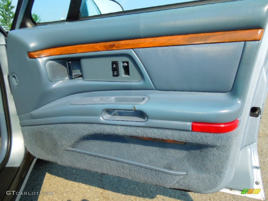 1996 Oldsmobile Eighty-Eight LS Door Panel Photos