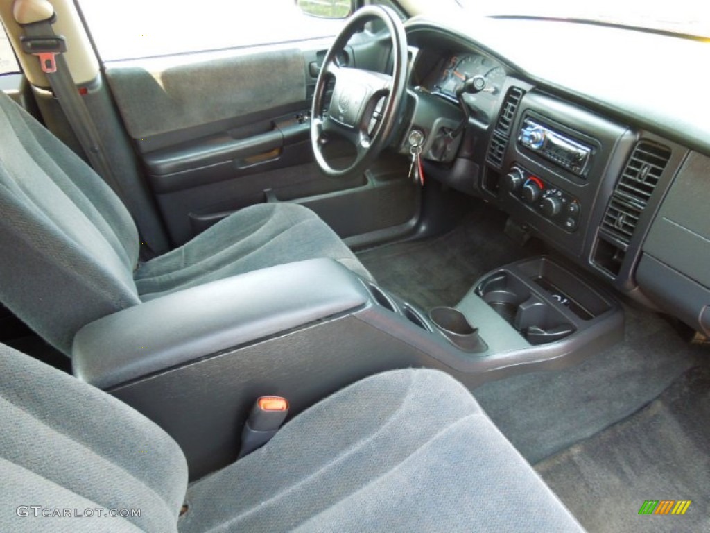 2004 Dakota SLT Quad Cab - Flame Red / Dark Slate Gray photo #22