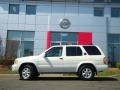 2000 Aspen White Pearl Glow Nissan Pathfinder LE 4x4  photo #4