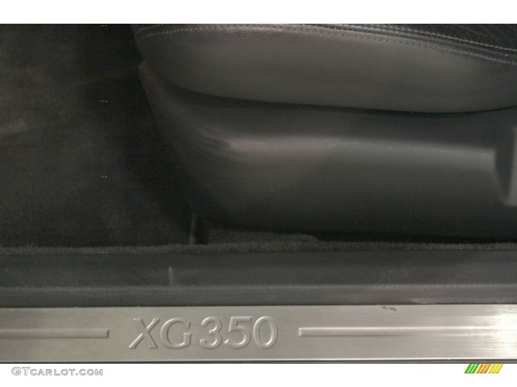 2004 XG350 L Sedan - Ivory Pearl / Black photo #9