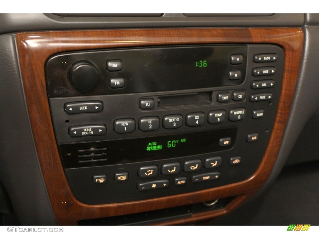 2005 Ford Taurus SEL Controls Photo #67843073