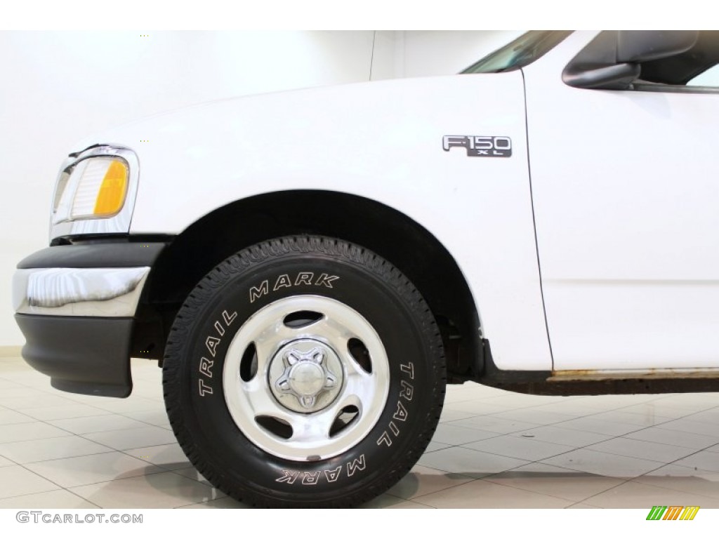 2002 F150 XL Regular Cab - Oxford White / Dark Graphite photo #13