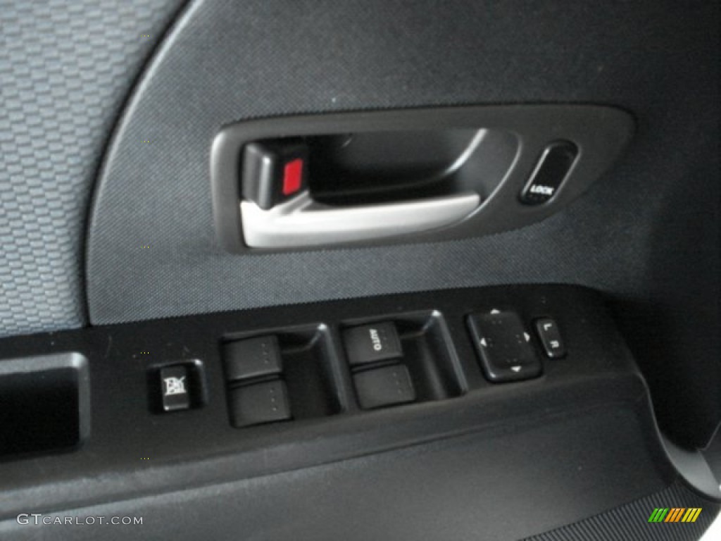 2006 MAZDA5 Sport - Whitewater Pearl / Black photo #17
