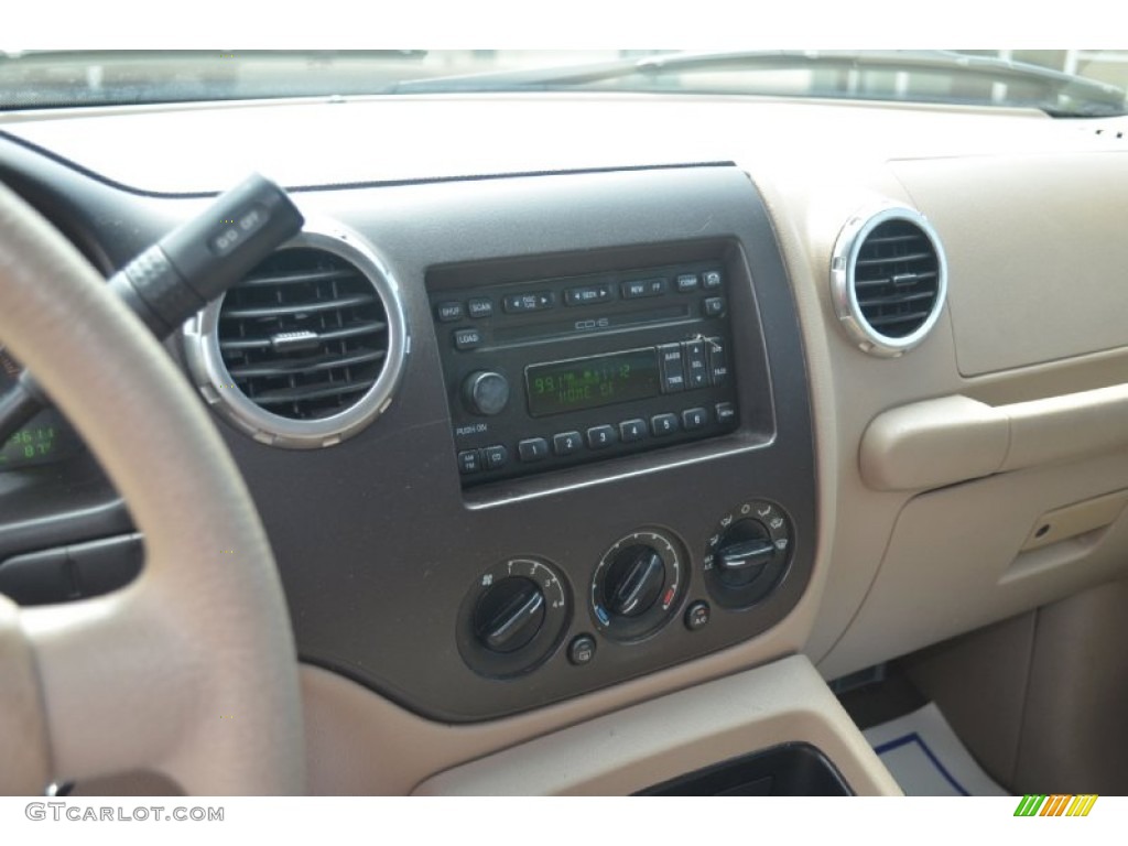 2003 Expedition XLT - Oxford White / Medium Parchment photo #25