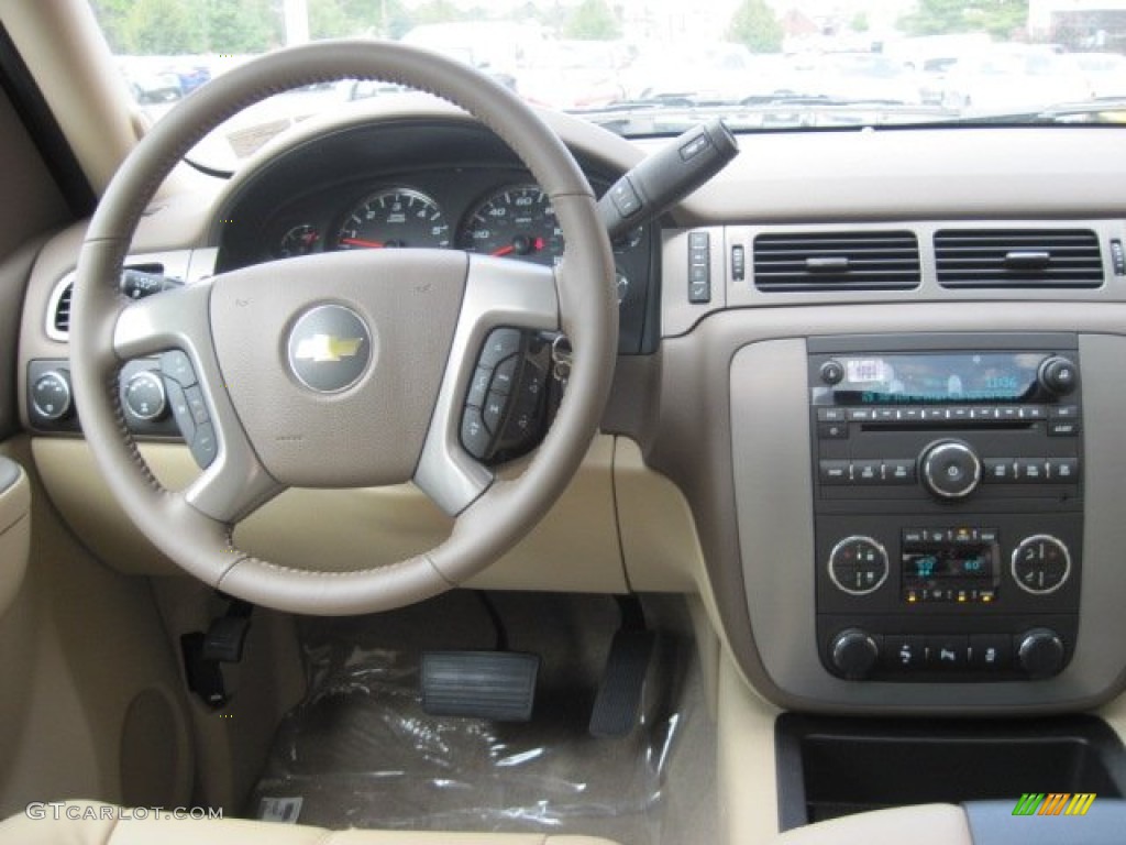 2013 Chevrolet Suburban LT 4x4 Light Cashmere/Dark Cashmere Dashboard Photo #67851192
