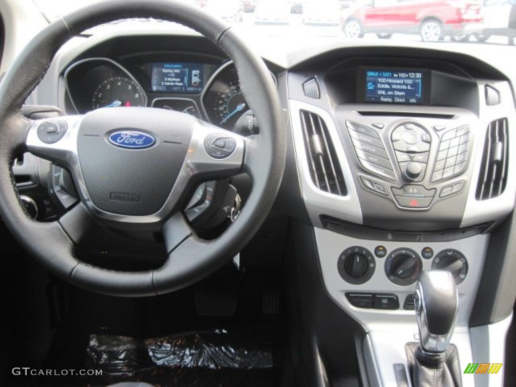 2012 Focus SE Sport Sedan - Sonic Blue Metallic / Two-Tone Sport photo #6