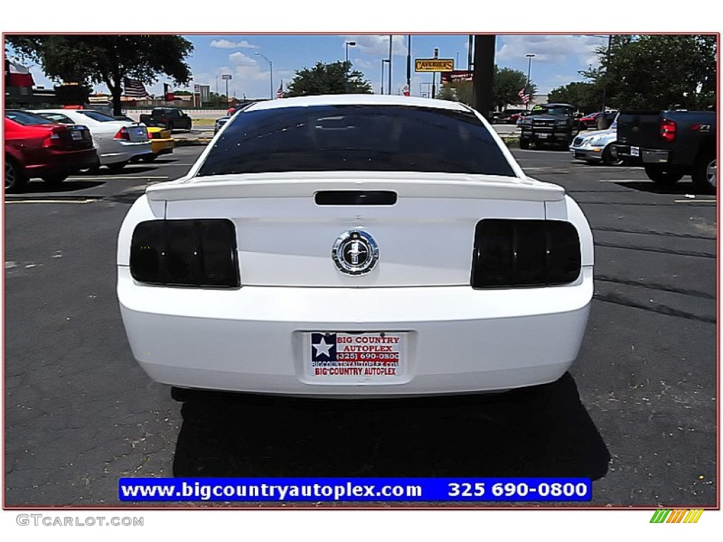 2007 Mustang V6 Premium Coupe - Performance White / Dark Charcoal photo #4
