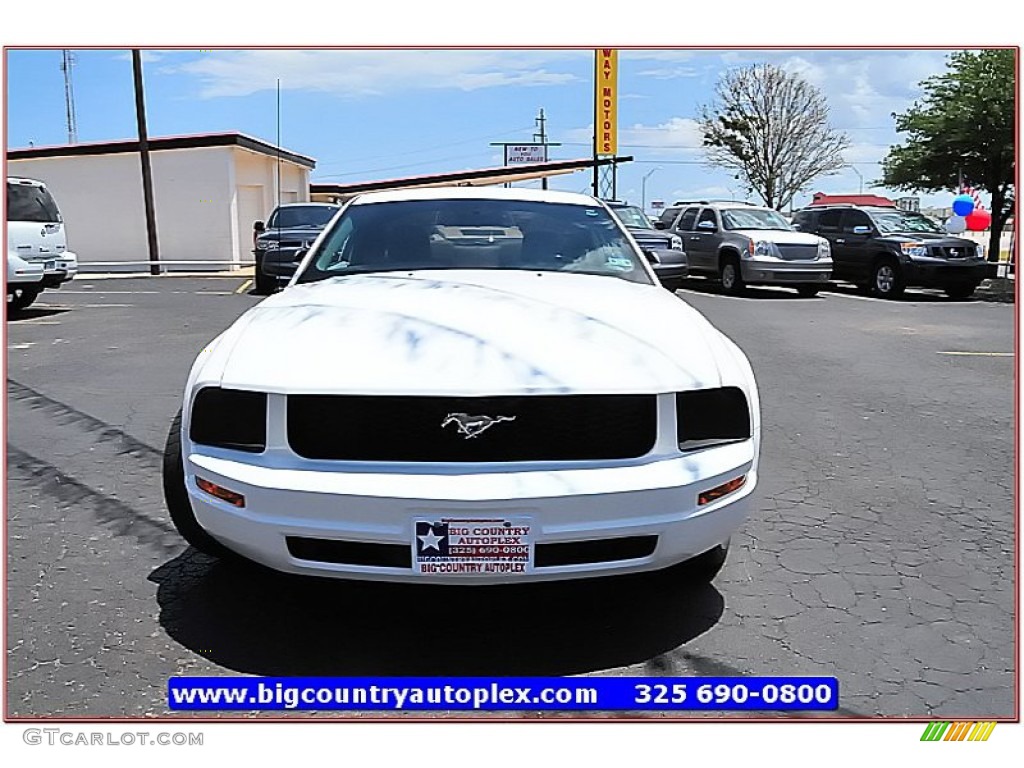 2007 Mustang V6 Premium Coupe - Performance White / Dark Charcoal photo #10