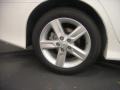 Super White - Camry SE Photo No. 5