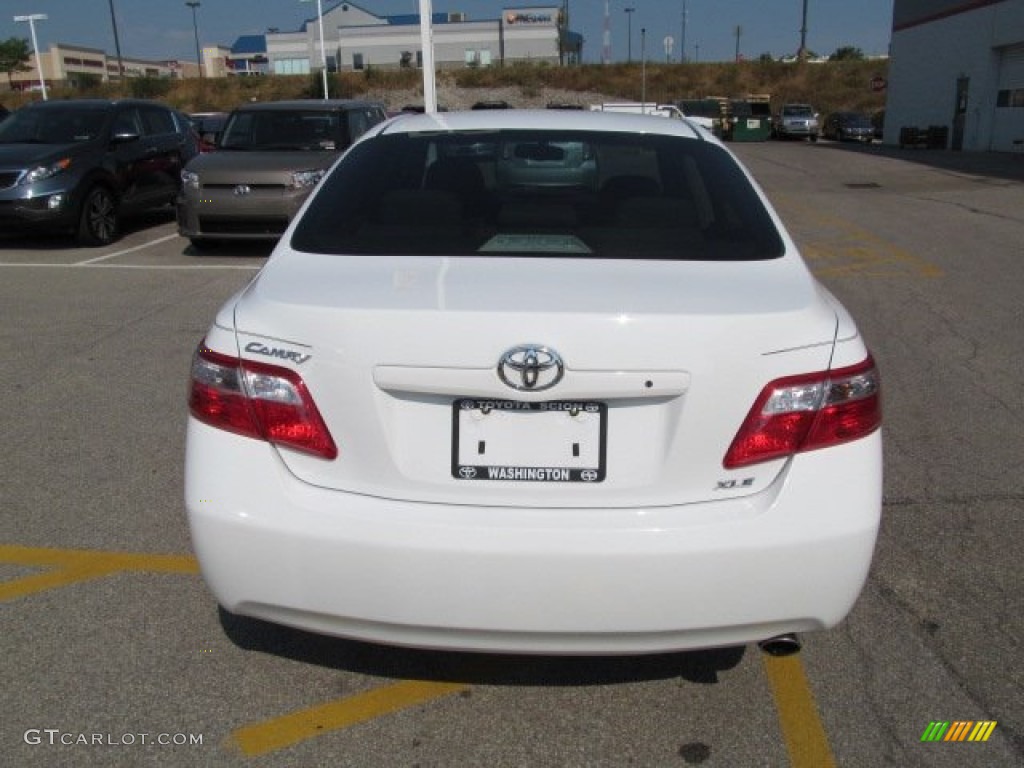 2008 Camry XLE - Super White / Bisque photo #6