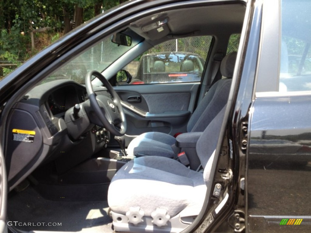 2004 Elantra GLS Sedan - Black Obsidian / Gray photo #11